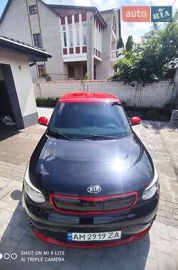 Позашляховик / Кросовер Kia Soul 2014 в 
