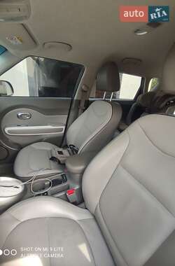 Позашляховик / Кросовер Kia Soul 2014 в 