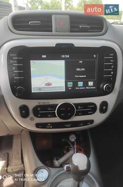 Позашляховик / Кросовер Kia Soul 2014 в 