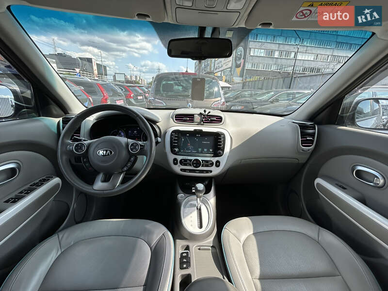 Внедорожник / Кроссовер Kia Soul 2016 в Киеве