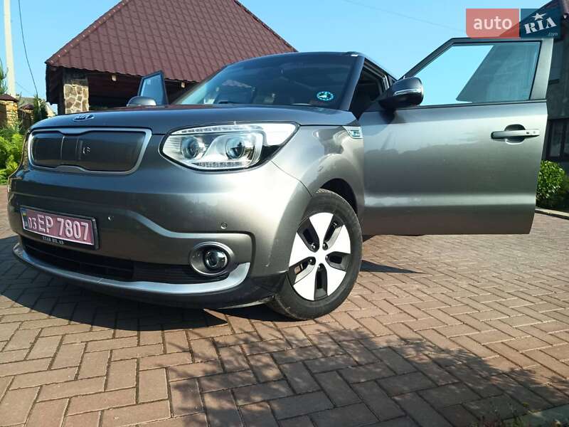 Позашляховик / Кросовер Kia Soul 2017 в Луцьку