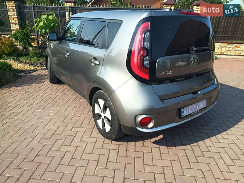 Позашляховик / Кросовер Kia Soul 2017 в Луцьку