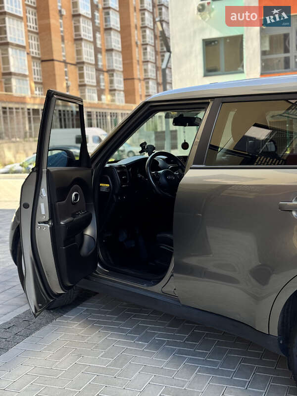 Позашляховик / Кросовер Kia Soul 2017 в Житомирі