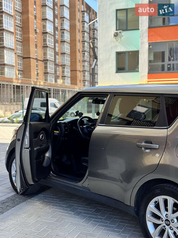 Позашляховик / Кросовер Kia Soul 2017 в Житомирі