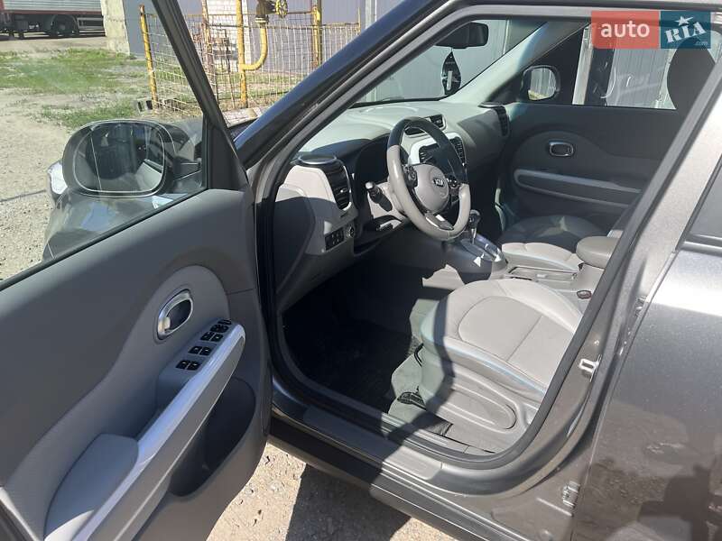 Внедорожник / Кроссовер Kia Soul 2016 в Харькове