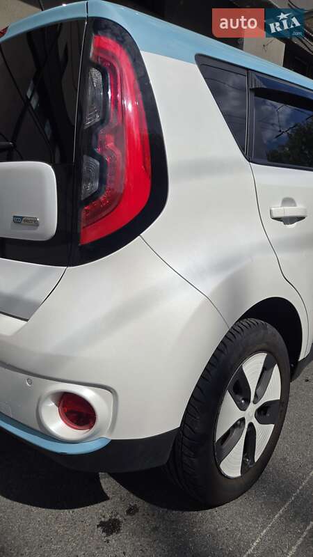 Позашляховик / Кросовер Kia Soul 2014 в Дніпрі