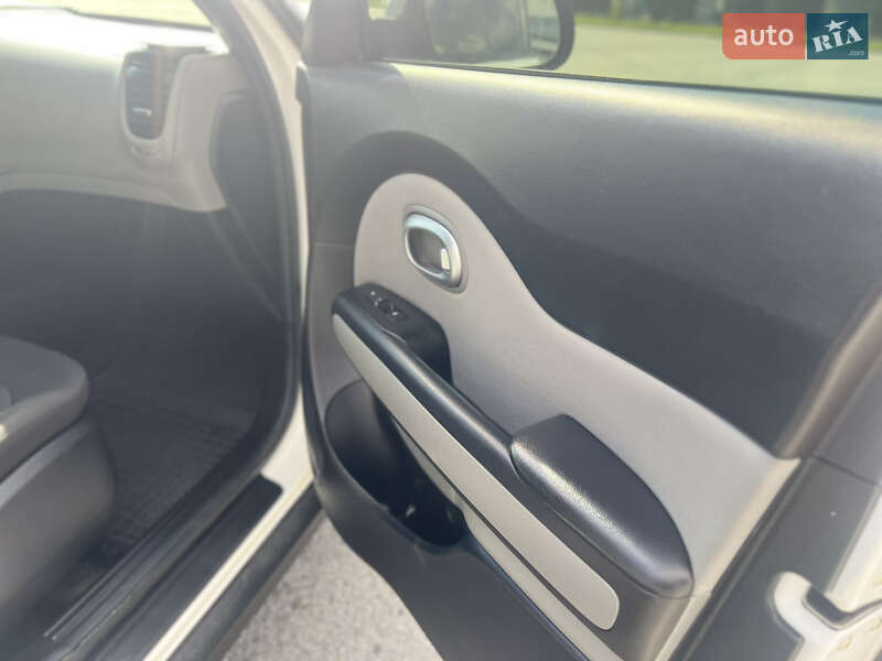 Позашляховик / Кросовер Kia Soul 2016 в Львові