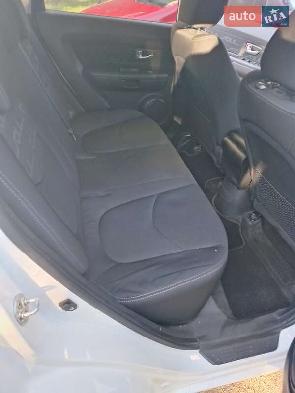 Позашляховик / Кросовер Kia Soul 2013 в Києві