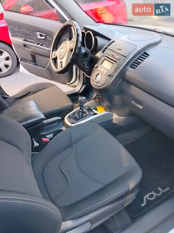 Позашляховик / Кросовер Kia Soul 2013 в Києві