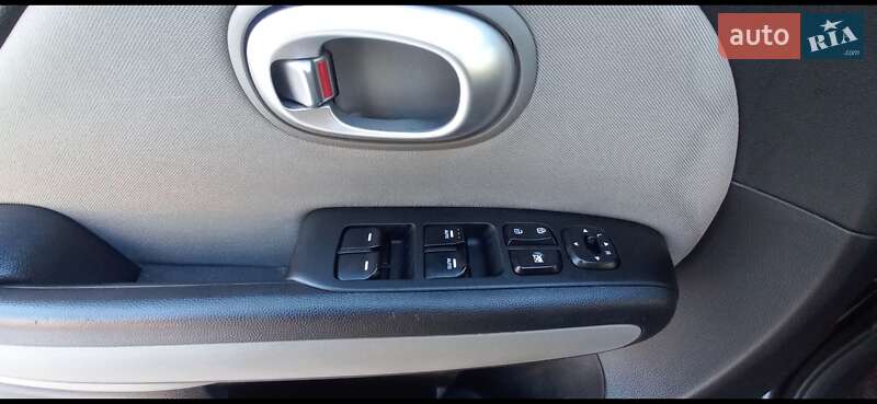 Внедорожник / Кроссовер Kia Soul 2015 в Кременчуге фото 19 Внедорожник / Кроссовер Kia Soul 2015 в Кременчуге