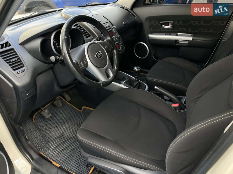 Позашляховик / Кросовер Kia Soul 2012 в Одесі