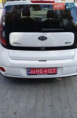Внедорожник / Кроссовер Kia Soul 2015 в 
