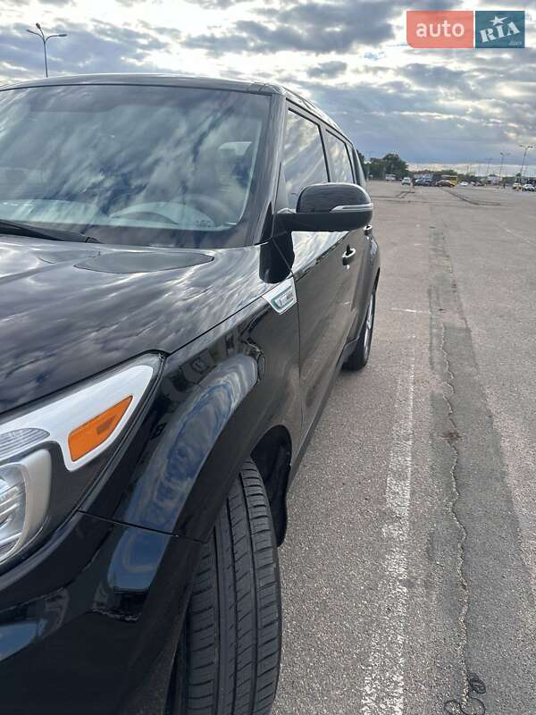 Позашляховик / Кросовер Kia Soul 2016 в Одесі