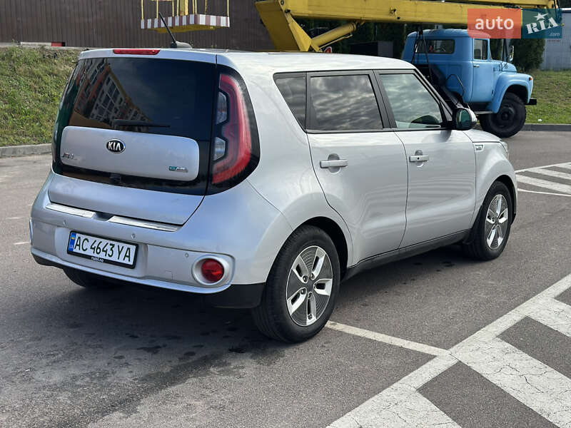 Внедорожник / Кроссовер Kia Soul 2017 в Ровно фото 14 Внедорожник / Кроссовер Kia Soul 2017 в Ровно