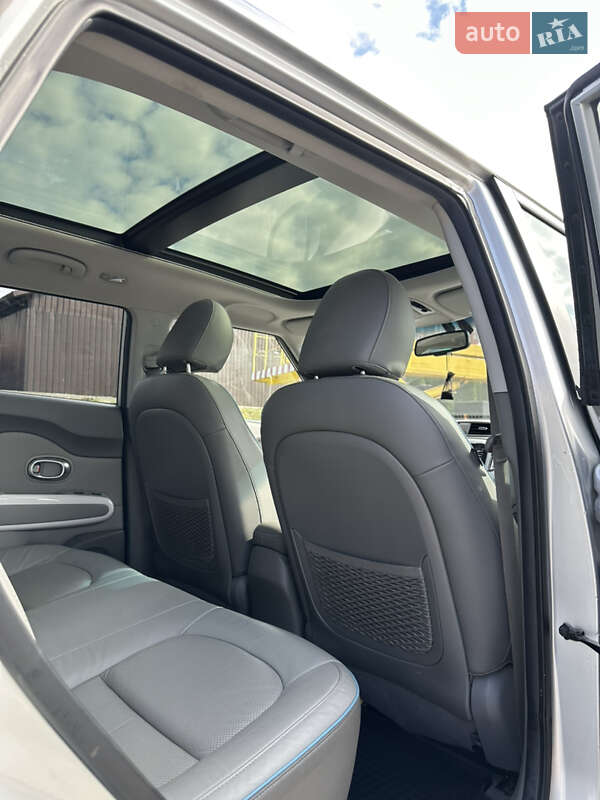 Внедорожник / Кроссовер Kia Soul 2017 в Ровно фото 43 Внедорожник / Кроссовер Kia Soul 2017 в Ровно