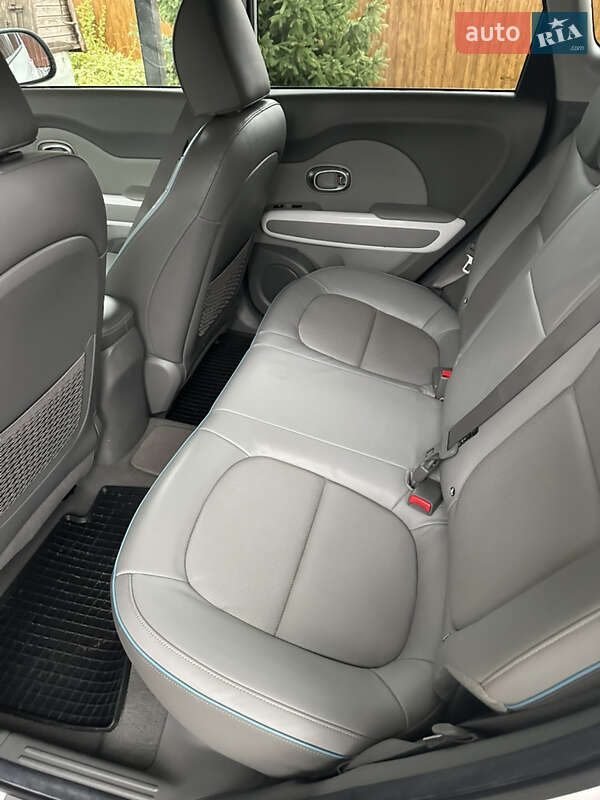 Внедорожник / Кроссовер Kia Soul 2015 в Звягеле