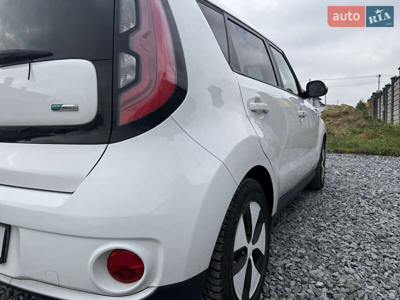 Внедорожник / Кроссовер Kia Soul 2015 в Ровно