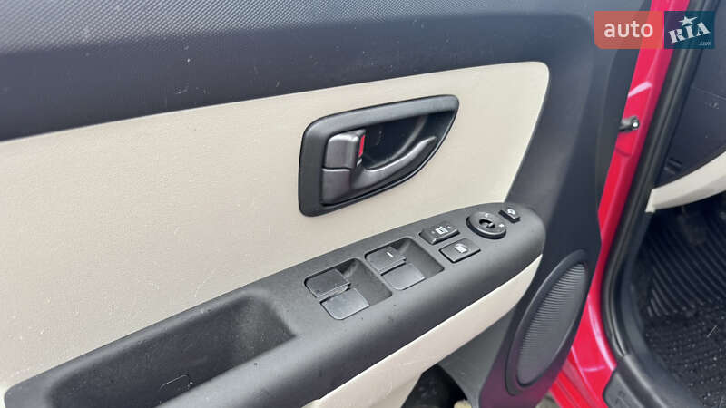 Позашляховик / Кросовер Kia Soul 2009 в Житомирі фото 30 Позашляховик / Кросовер Kia Soul 2009 в Житомирі