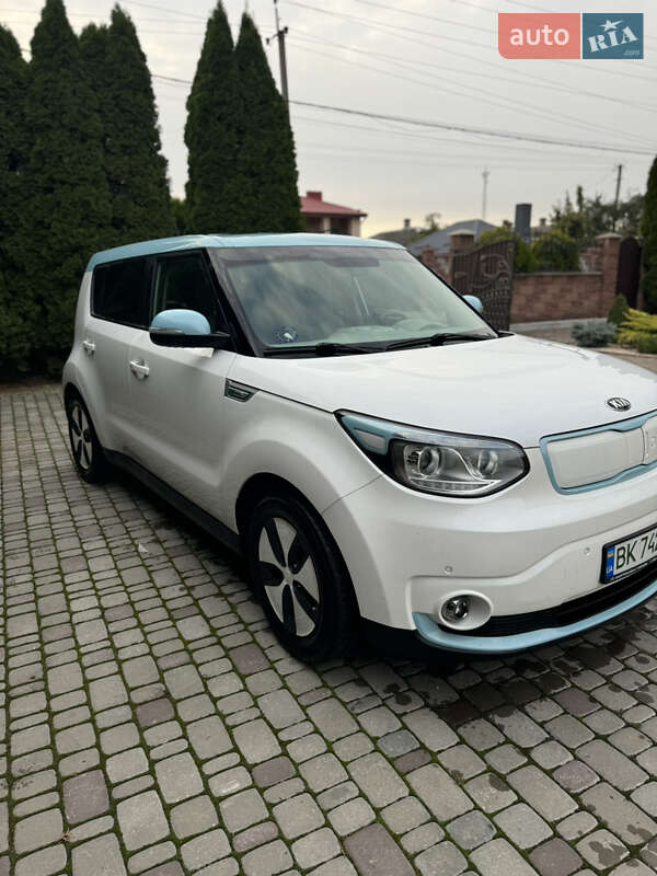 Внедорожник / Кроссовер Kia Soul 2016 в Ровно фото 16 Внедорожник / Кроссовер Kia Soul 2016 в Ровно
