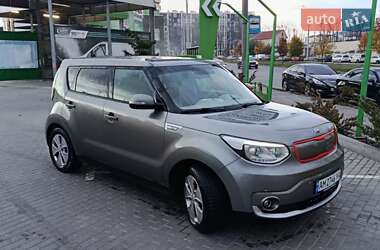 Позашляховик / Кросовер Kia Soul 2015 в Києві