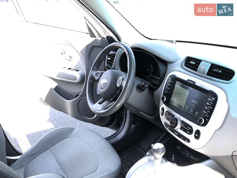 Позашляховик / Кросовер Kia Soul 2015 в Києві