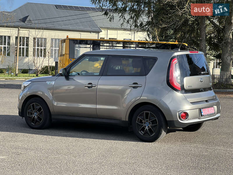 Внедорожник / Кроссовер Kia Soul 2016 в Владимире фото 10 Внедорожник / Кроссовер Kia Soul 2016 в Владимире