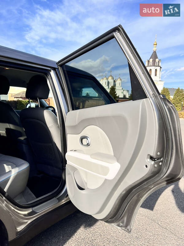 Внедорожник / Кроссовер Kia Soul 2016 в Владимире фото 41 Внедорожник / Кроссовер Kia Soul 2016 в Владимире