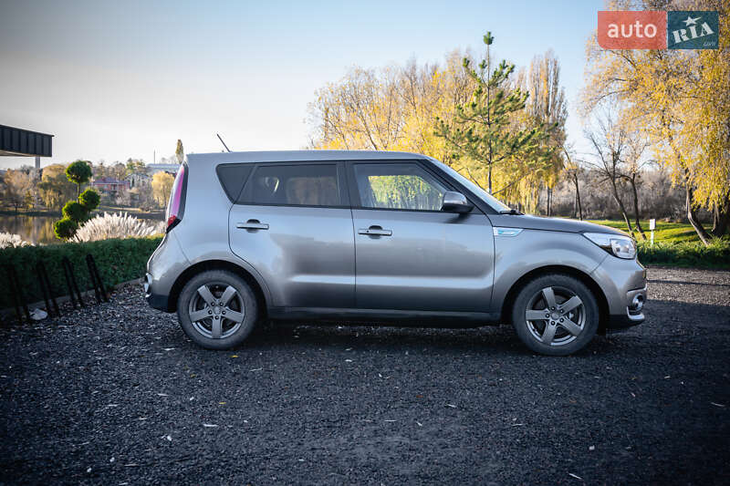 Внедорожник / Кроссовер Kia Soul 2017 в Умани фото 6 Внедорожник / Кроссовер Kia Soul 2017 в Умани