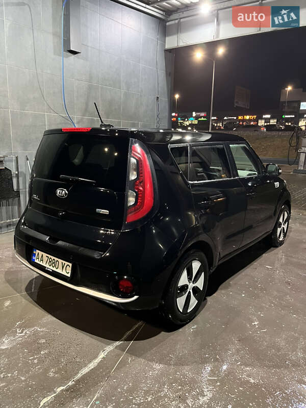 Внедорожник / Кроссовер Kia Soul 2016 в Киеве