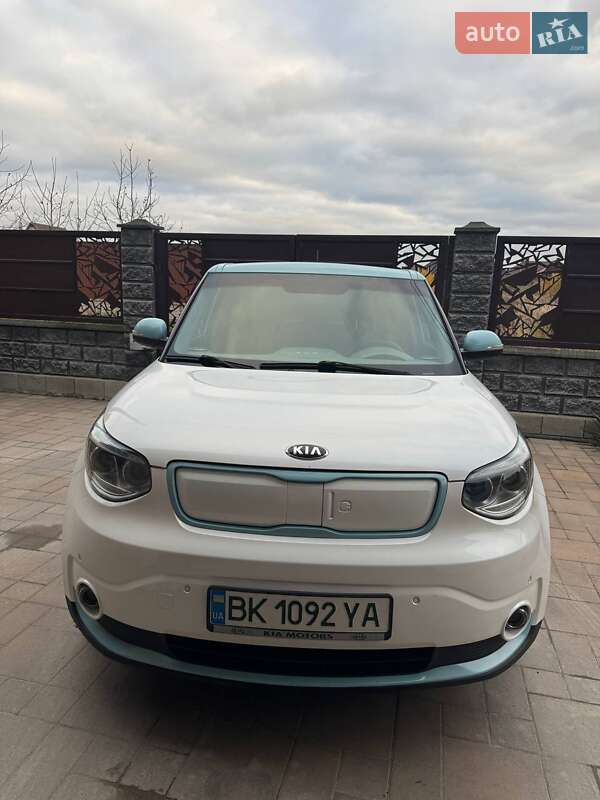 Внедорожник / Кроссовер Kia Soul 2015 в Ровно фото 2 Внедорожник / Кроссовер Kia Soul 2015 в Ровно