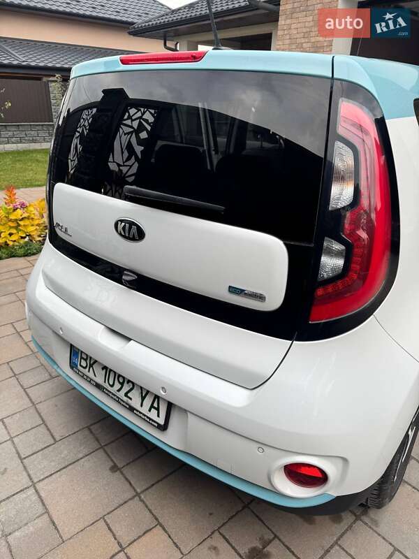 Внедорожник / Кроссовер Kia Soul 2015 в Ровно фото 10 Внедорожник / Кроссовер Kia Soul 2015 в Ровно