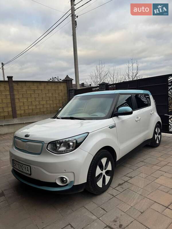 Внедорожник / Кроссовер Kia Soul 2015 в Ровно фото 12 Внедорожник / Кроссовер Kia Soul 2015 в Ровно
