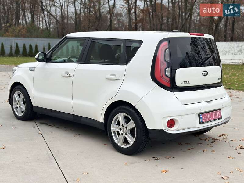 Внедорожник / Кроссовер Kia Soul 2015 в Ковеле