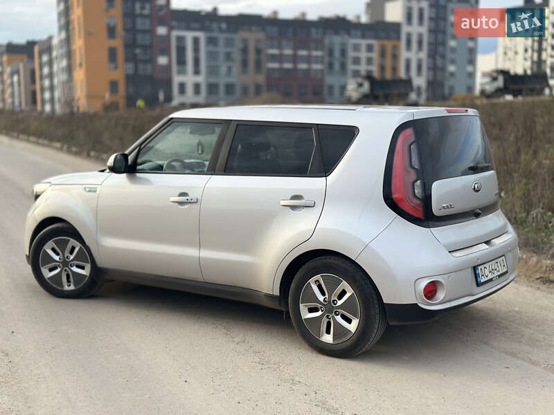 Внедорожник / Кроссовер Kia Soul 2017 в Ровно