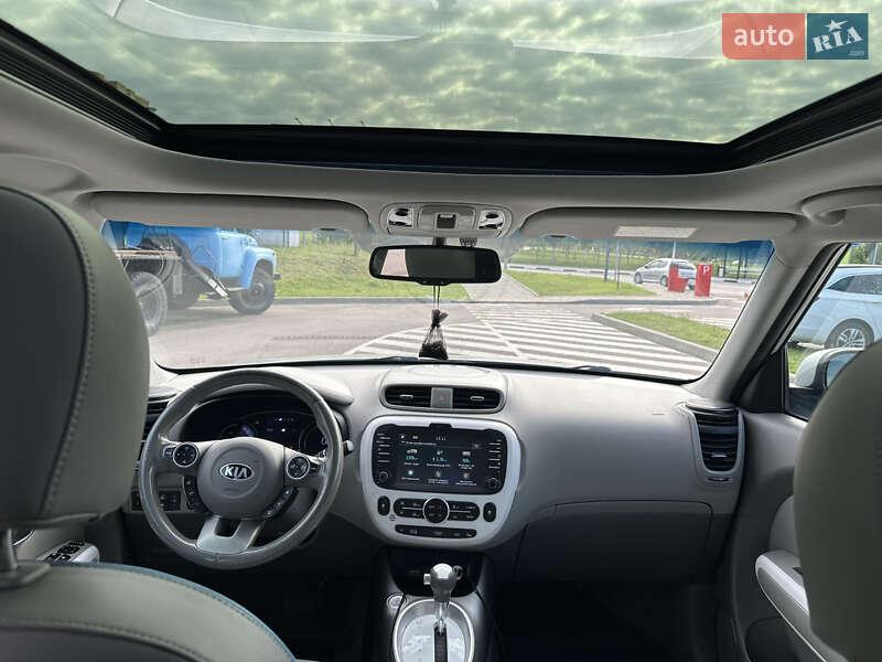 Внедорожник / Кроссовер Kia Soul 2017 в Ровно