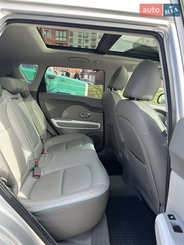 Внедорожник / Кроссовер Kia Soul 2017 в Ровно