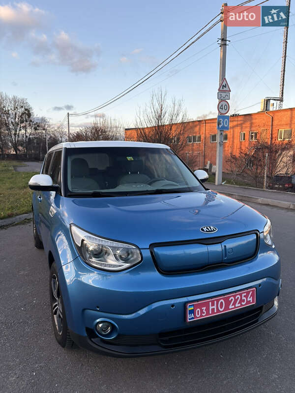 Внедорожник / Кроссовер Kia Soul 2015 в Ровно