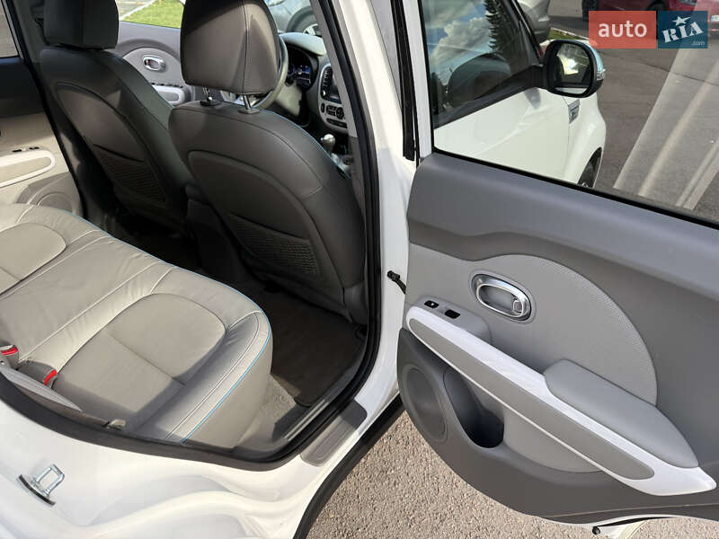 Внедорожник / Кроссовер Kia Soul 2016 в Ровно фото 20 Внедорожник / Кроссовер Kia Soul 2016 в Ровно