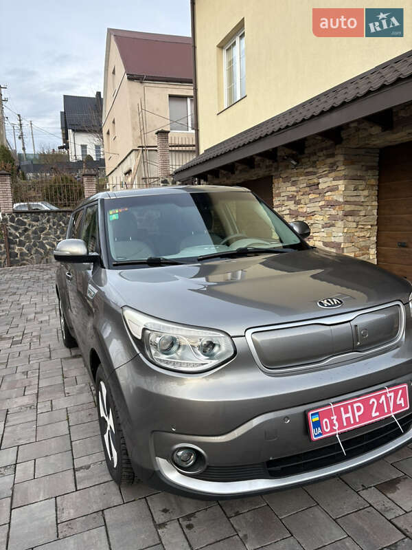 Внедорожник / Кроссовер Kia Soul 2016 в Ровно