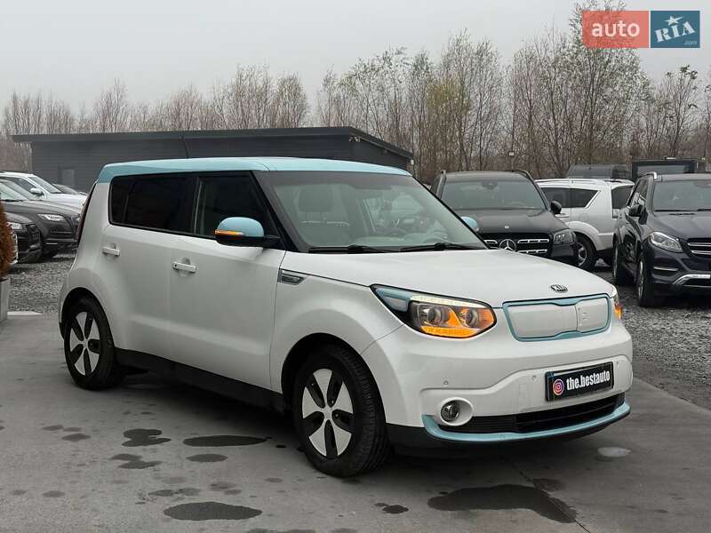 Внедорожник / Кроссовер Kia Soul 2015 в Ровно