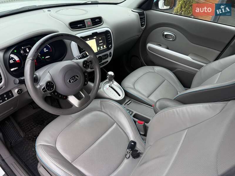 Внедорожник / Кроссовер Kia Soul 2015 в Ровно