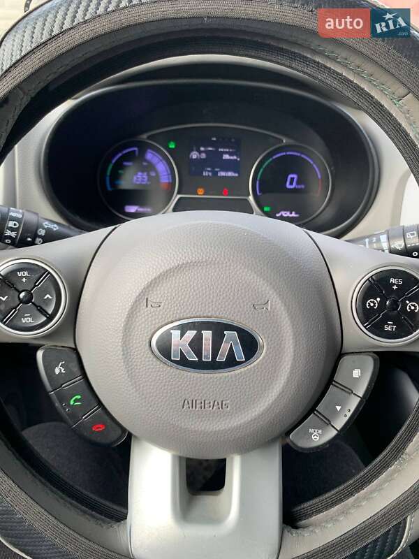 Внедорожник / Кроссовер Kia Soul 2015 в Запорожье