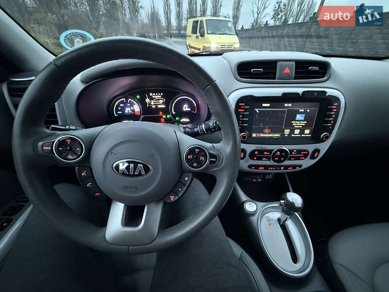 Внедорожник / Кроссовер Kia Soul 2015 в Ровно