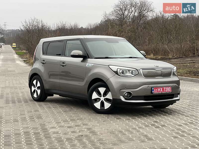 Позашляховик / Кросовер Kia Soul 2016 в Рівному