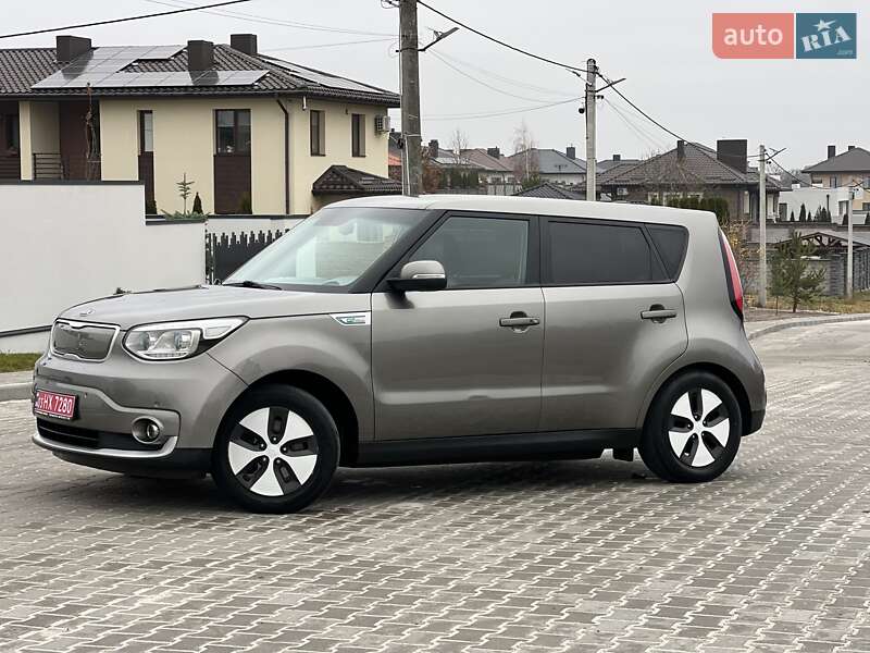 Позашляховик / Кросовер Kia Soul 2016 в Рівному
