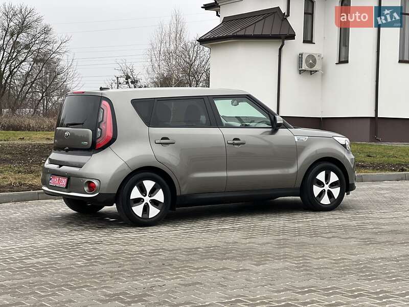 Позашляховик / Кросовер Kia Soul 2016 в Рівному