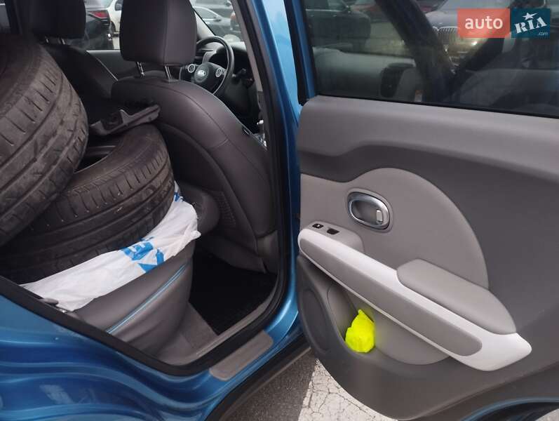 Внедорожник / Кроссовер Kia Soul 2016 в Киеве фото 17 Внедорожник / Кроссовер Kia Soul 2016 в Киеве