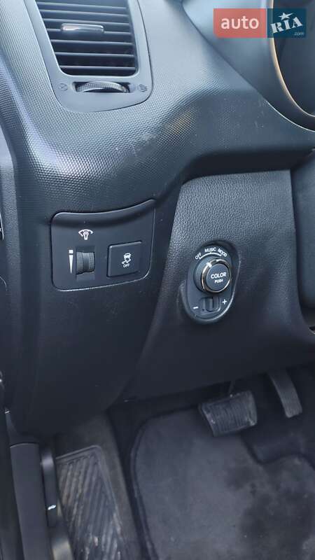 Позашляховик / Кросовер Kia Soul 2011 в Одесі фото 12 Позашляховик / Кросовер Kia Soul 2011 в Одесі