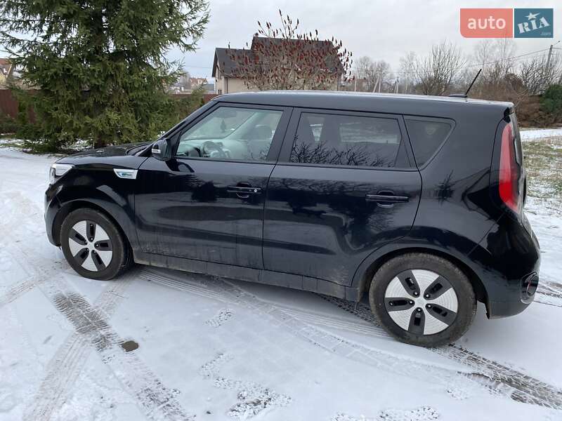 Позашляховик / Кросовер Kia Soul 2015 в Києві