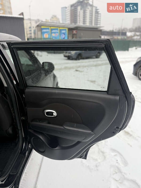 Внедорожник / Кроссовер Kia Soul 2015 в Киеве фото 16 Внедорожник / Кроссовер Kia Soul 2015 в Киеве